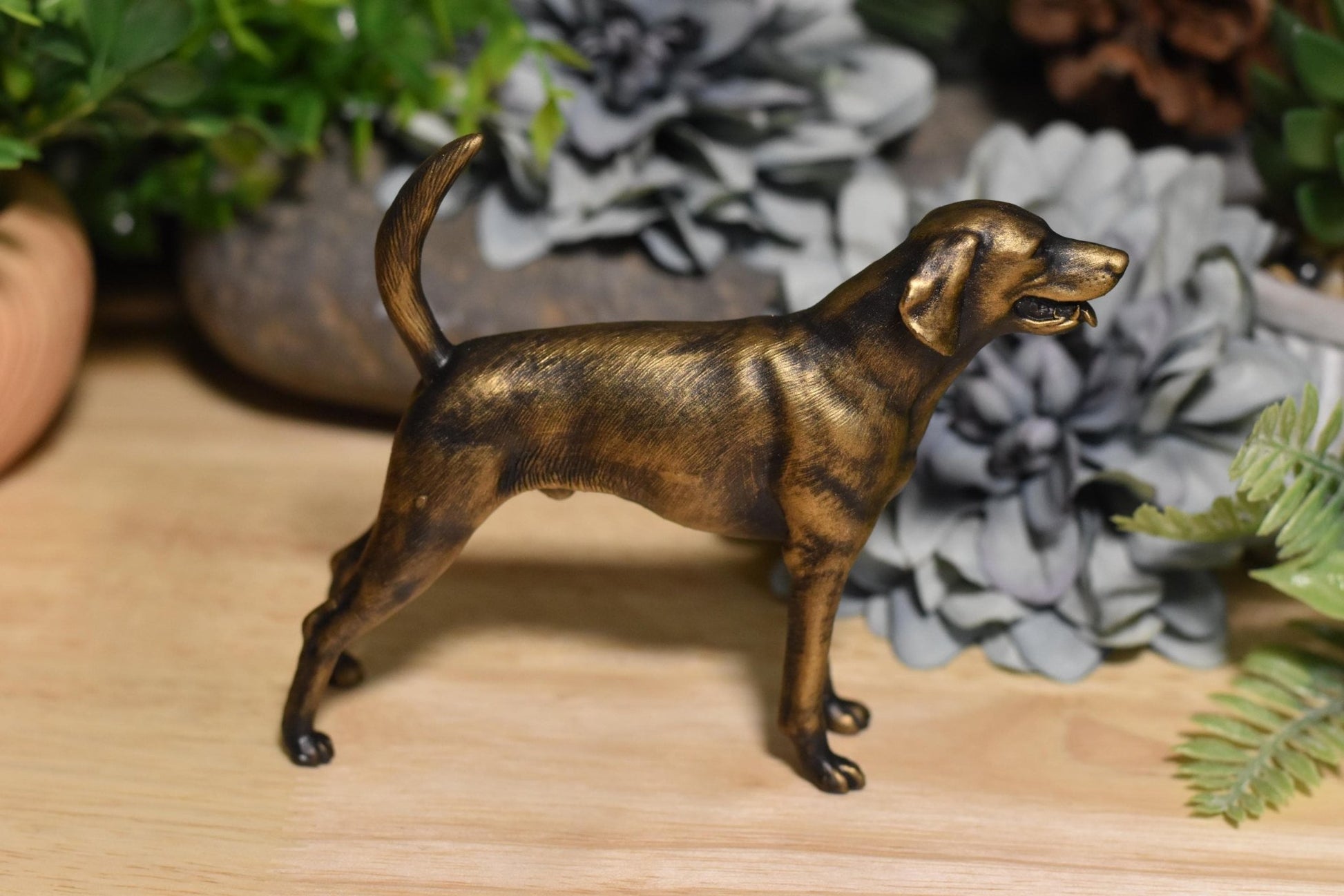 Right view of a black and gold American Foxhound standing statue, showcasing the breed's athletic build and elegant posture